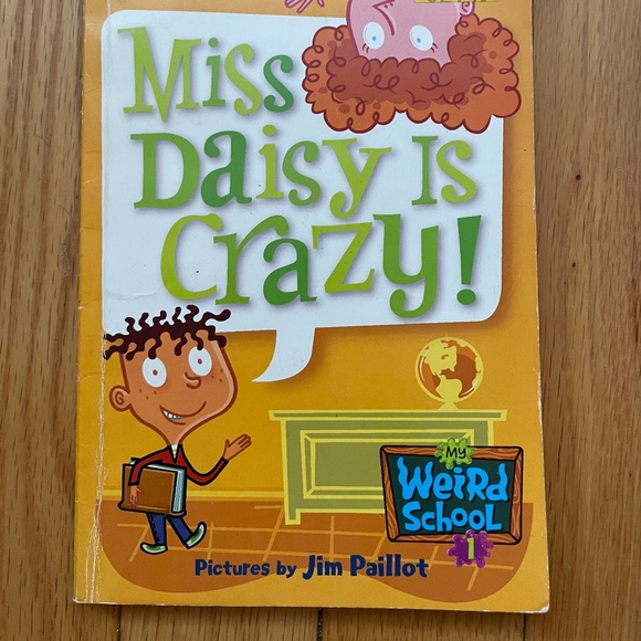 7 Dan Gutman “Weird School” Funny Kids’ Books - Picture 2 of 8